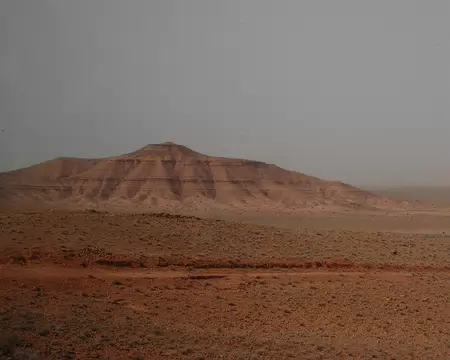 DSC_0853 ... et une colline bien érodée.