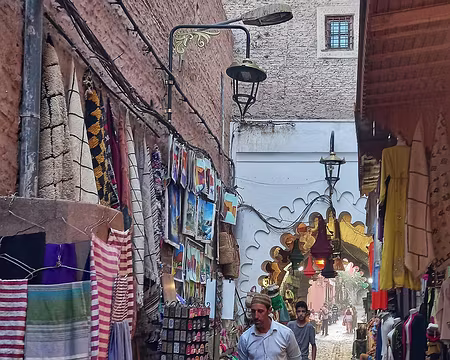 20250930_184852-01 Médina le soir.