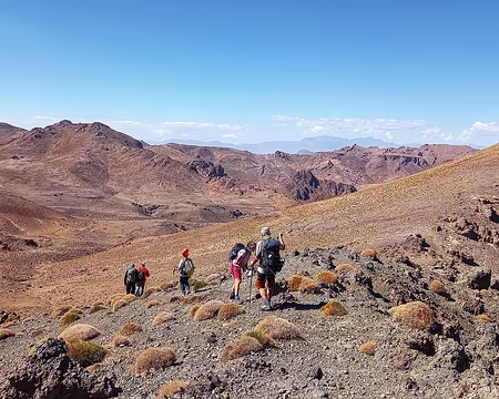 20251008_144531-01 Entre les pitons jumeaux. L'assif (rivière) Iriri prend sa source ici.