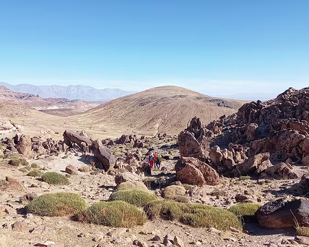 20251010_100421-01 Après un nouveau collet à 2500 m, la vue s'ouvre sur l'Atlas
