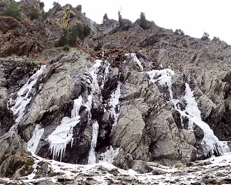 2025-10-31 13-01-42 Cascade glacée