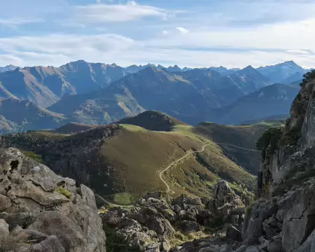 128_DSCF0715 Au fond à droite, le Balaïtous