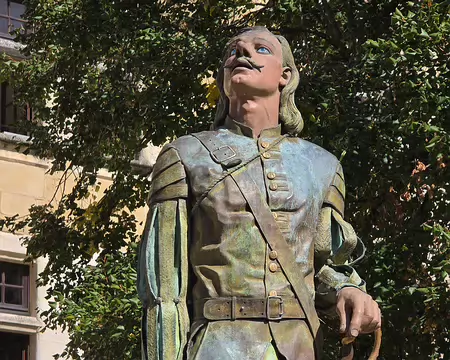 002 Vers qui se porte son regard ?