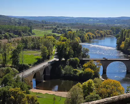 011 Depuis les jardins panoramiques de Limeuil, vue sur la confluence de la Vézère (en bas) et de la Dordogne