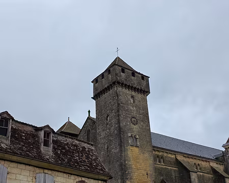 067 Église Saint-Laurent et Saint-Front de Beaumontois en Périgord. Église-forteresse du XIIIe siècle, dévastée par les guerres de religion, restaurée au XIXe...
