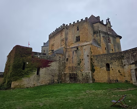 072 Situé au cœur du Pays des Bastides, le château de Biron est classé monument historique