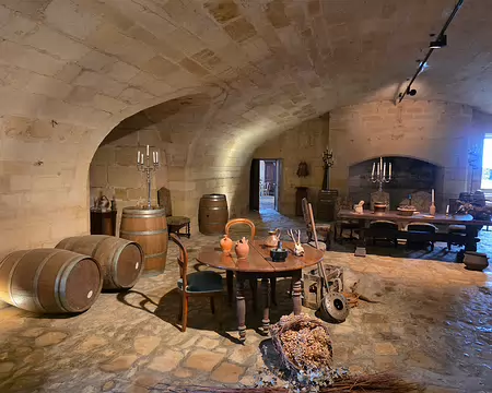 081 Cette vaste cuisine du XVIIIe siècle, aménagée par Charles-Armand de Gontant-Biron est réputée pour être l'une des plus grandes cuisines de France (250 m2)