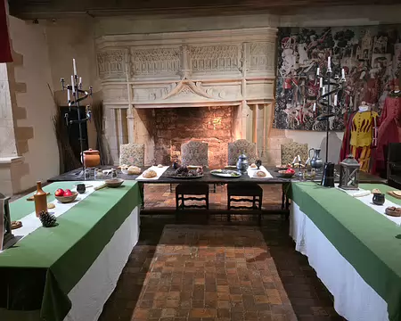 086 Les différents salons et chambres sont décorés grâce aux fabuleuses collections du Mobilier National