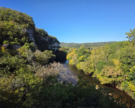 116 Le Pas du Miroir et la falaise de la Roque-Saint-Christophe