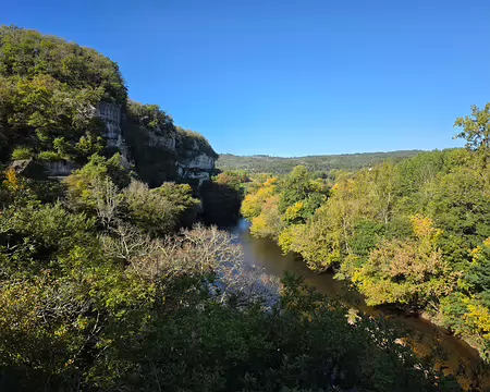 116 Le Pas du Miroir et la falaise de la Roque-Saint-Christophe