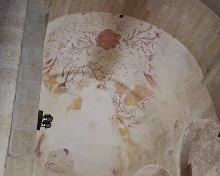 140 Fresques superposées de plusieurs époques mises à jour lors de la restauration de 1995