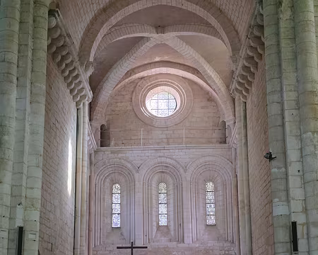 150 Intérieur sobre de l'abbaye