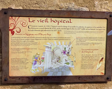 154 Le lavoir de l'hôpital a été construit pour servir de lavoir aux indigents hébergés à l'hôpital situé à proximité. Il a été réhabilité en 2010