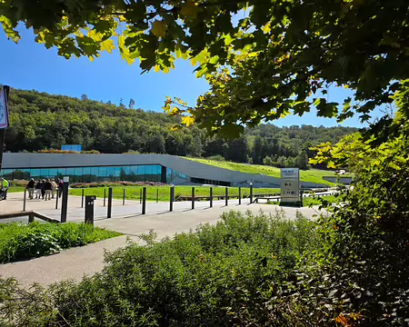 157 Lascaux IV ouvre ses portes le 15 décembre 2016 avec l'intention de reproduire l'intégralité de la grotte originale