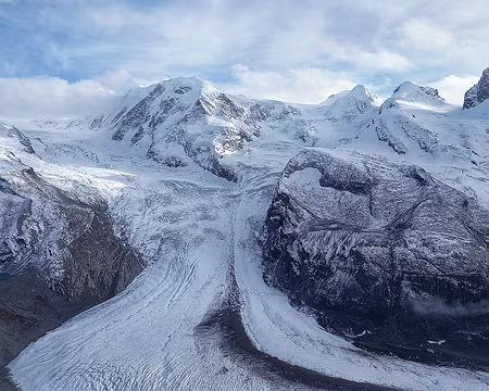 20251022_165203-01 La brume se déchire sur le Liskamm 4533 m, Castor 4224 m et Pollux 4092 m.