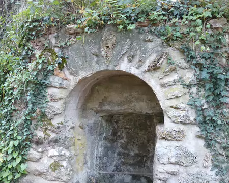 P1210992 Fontaine à Crouttes-sur-Marne