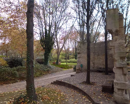 P1220098 Ruines du Petit Château de Bercy (XVIIIè s.)