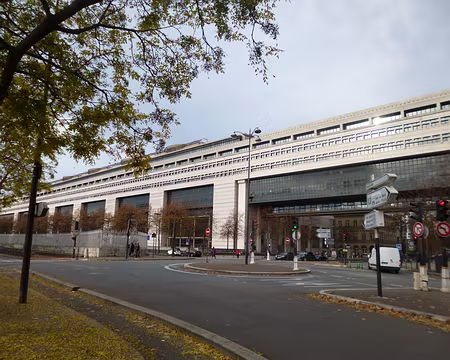 P1220104 Ministère de l'Economie et des Finances (1988)