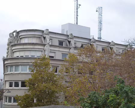 P1220110 Commissariat central du 12è arondissement construit en 1991