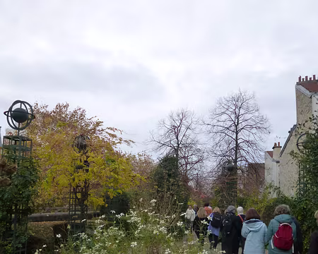 P1220111 Merci à Martine et au guide-conférencier pour cette promenade automnale autour de Bercy.