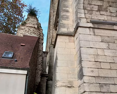 004 Vestige de l’aqueduc gallo-romain de Lutèce édifié au IIème siècle pour acheminer l’eau vers les thermes de Cluny. A droite, les aqueducs superposés de Médicis...