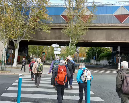 026 Arrivée à Paris (XIIIème) par la Poterne des Peupliers. C’est ici que la Bièvre pénétrait dans la capitale avant son enfouissement à la fin du XIXème siècle...