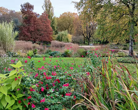 027 Le parc Kellermann se situe à l’emplacement de l’ancien lit de la Bièvre. C’est le plus grand parc du XIIIème arrondissement de Paris (5,6 ha)