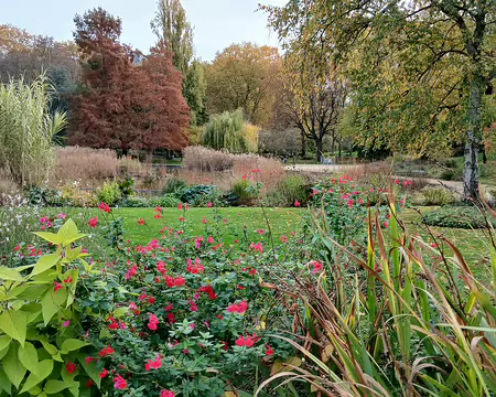 027 Le parc Kellermann se situe à l’emplacement de l’ancien lit de la Bièvre. C’est le plus grand parc du XIIIème arrondissement de Paris (5,6 ha)