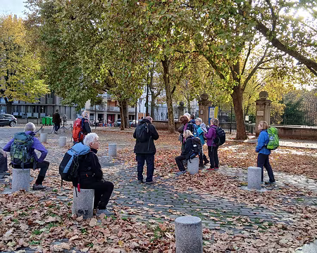 042 Pause devant le Mobilier national