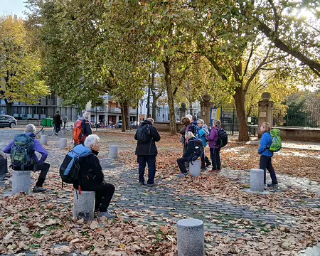 042 Pause devant le Mobilier national