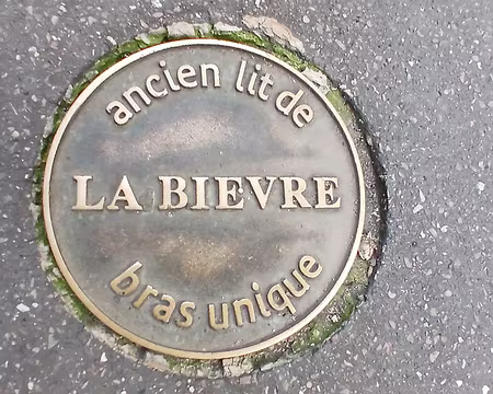 048 Le dernier médaillon avant la confluence (rue Houël, près de la gare d’Austerlitz)