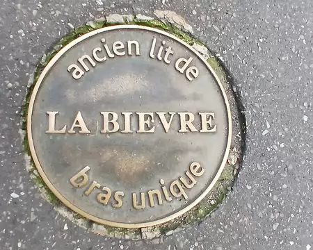 048 Le dernier médaillon avant la confluence (rue Houël, près de la gare d’Austerlitz)