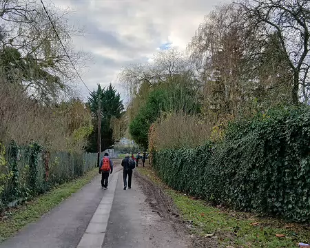 001 Départ de Changis-sur-Marne (77) par la rue du Vieux Saule pour une randonnée de 18 km jusqu’à Trilport, via Germigny-l’Evêque