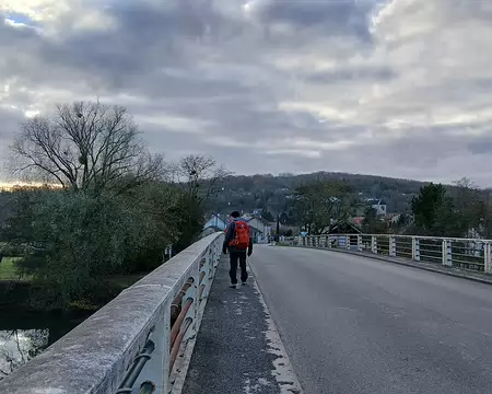 004 Traversée de la Marne en direction de Saint-Jean-les-Deux-Jumeaux sur la rive gauche
