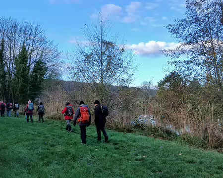 006 Sur le GR 11 le long la Marne