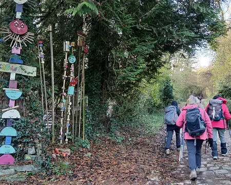 009 La Kabane, lieu associatif, rue du Vieux Pavé (GR 11)