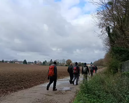 027 Direction le village de Germigny-l’Evêque
