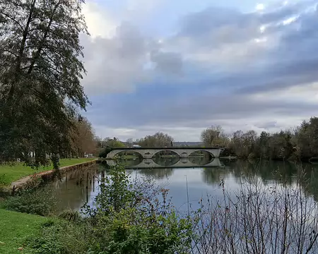 037 Le pont routier sur la Marne à Trilport