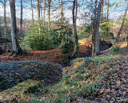 025 Les rigoles et les aqueducs, restaurés à partir de 2004, recueillaient les eaux de pluie du plateau de Vélizy