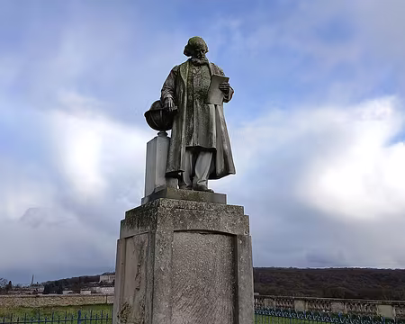 032 C’est l’astronome Jules Janssen (1824-1907) qui sauva le Château Neuf de Meudon en le transformant en observatoire, référence mondiale pour l’étude du soleil