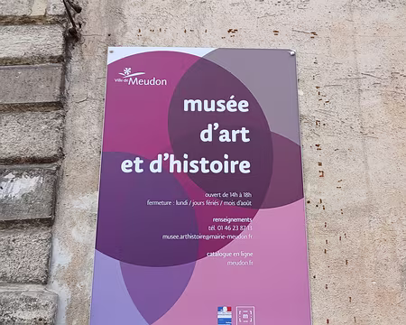 041 Visite du musée municipal d’Art et d’Histoire de Meudon ouvert en 1943. Situé au pied du château de Meudon. Bâtiment classé monument historique en 1891