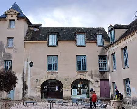 042 Le musée occupe une demeure du XVIème siècle. Parmi les propriétaires célèbres, Ambroise Paré en 1550, et Armande Béjart, comédienne et veuve de Molière, qui...