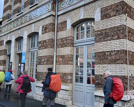 050 Arrivée à la gare de Meudon – Val Fleury. Merci à Mathilde et Martine pour cette belle randonnée culturelle, de forêts en musée
