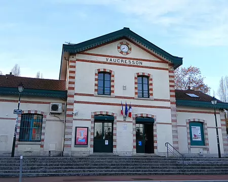 001 Départ de la gare de Vaucresson (Hauts-de-Seine) pour une randonnée de 14 km jusqu’à Marly-le-Roi (Yvelines)