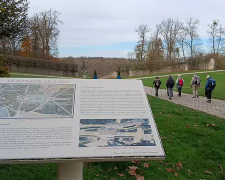 017 L’histoire du Domaine de Marly, résidence de plaisance où Louis XIV venait chasser, loin de Versailles et de la Cour, à partir de 1686, accompagné de quelques...