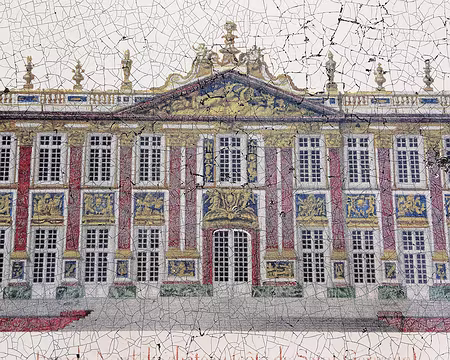 023 La magnifique façade du Pavillon royal peinte en trompe-l’œil d’après les dessins de Charles Le Brun, premier peintre du roi