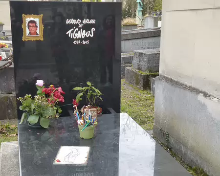 P1220015 Dessinateur à Charlie Hebdo