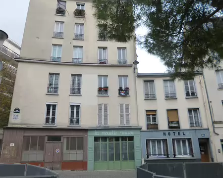 P1220136 Place de la Réunion