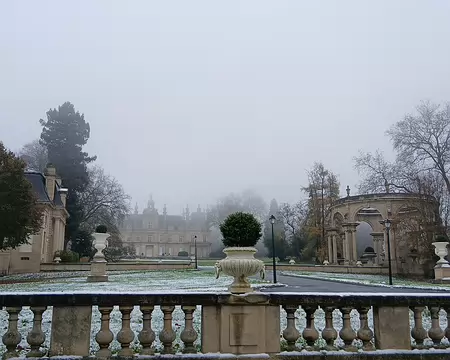 016 Le château de Franconville, de style classique, a été construit de 1876 à 1882 pour le troisième Duc de Massa, André-Philippe Régnier (1837-1913). Il y...