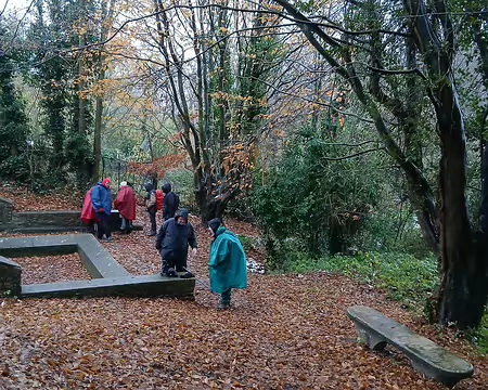 043 Petit arrêt à la Fontaine au Leu, en contrebas de la sente des Carrières